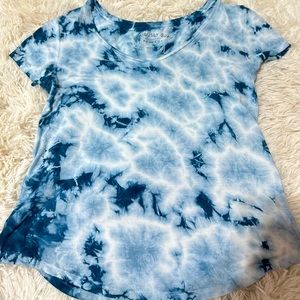 Various different types of blue colors. Very soft material. The size is a small.